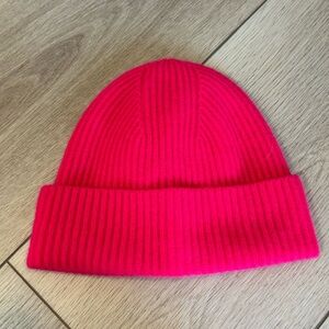 Women’s J.Crew pink cashmere beanie hat, new with tags.